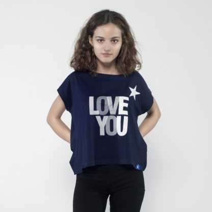 Kurzes Damen-Shirt mit weitem, breitem Ausschnitt