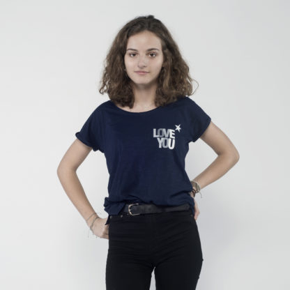 Damen-Shirt mit weitem Halsausschnitt und lässiger Passform - Image 2